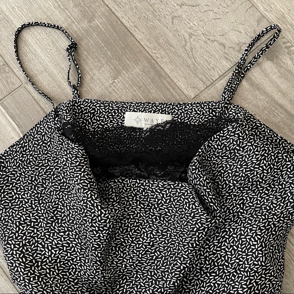 WAYF Printed Cowlneck and Lace Bodysuit - Picture 2 of 7